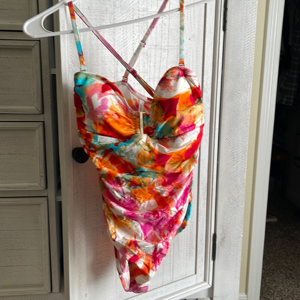 Calvin Klein multi color on piece!